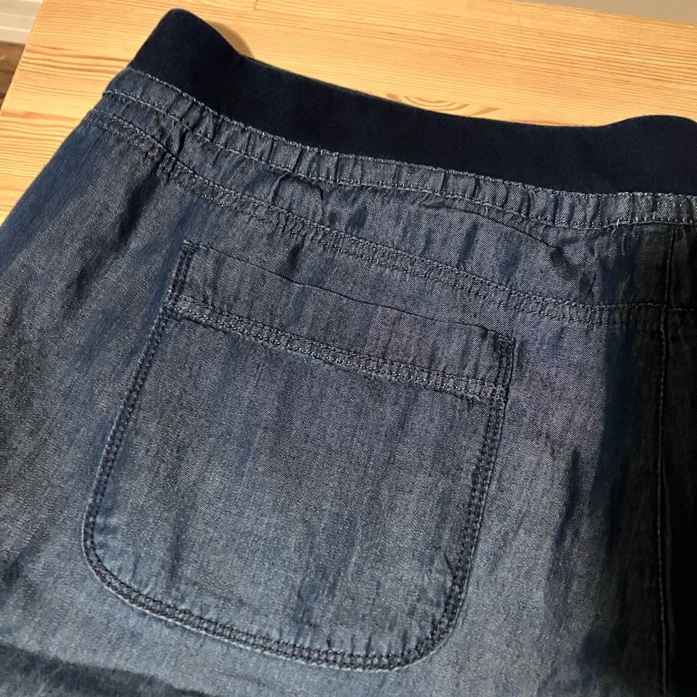 Women Blue light Denim shorts 
GLORIA VANDERBILT SIZE 16 - Picture 3 of 5